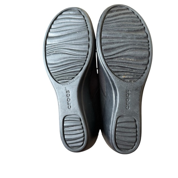 Crocs Womens 9 Busy Day Dual Comfort Black Stretch Wedge Shoes Work Office Comfy - Picture 8 of 10